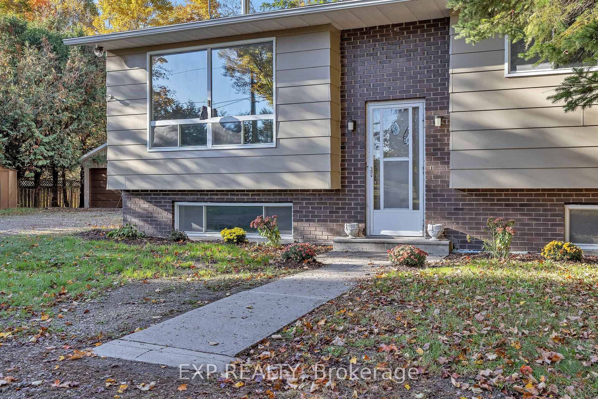 Photo 2 of 557 Glenview Road, Drummond/North Elmsley, Drummond/North Elmsley (North Elmsley) Twp — HOMEH