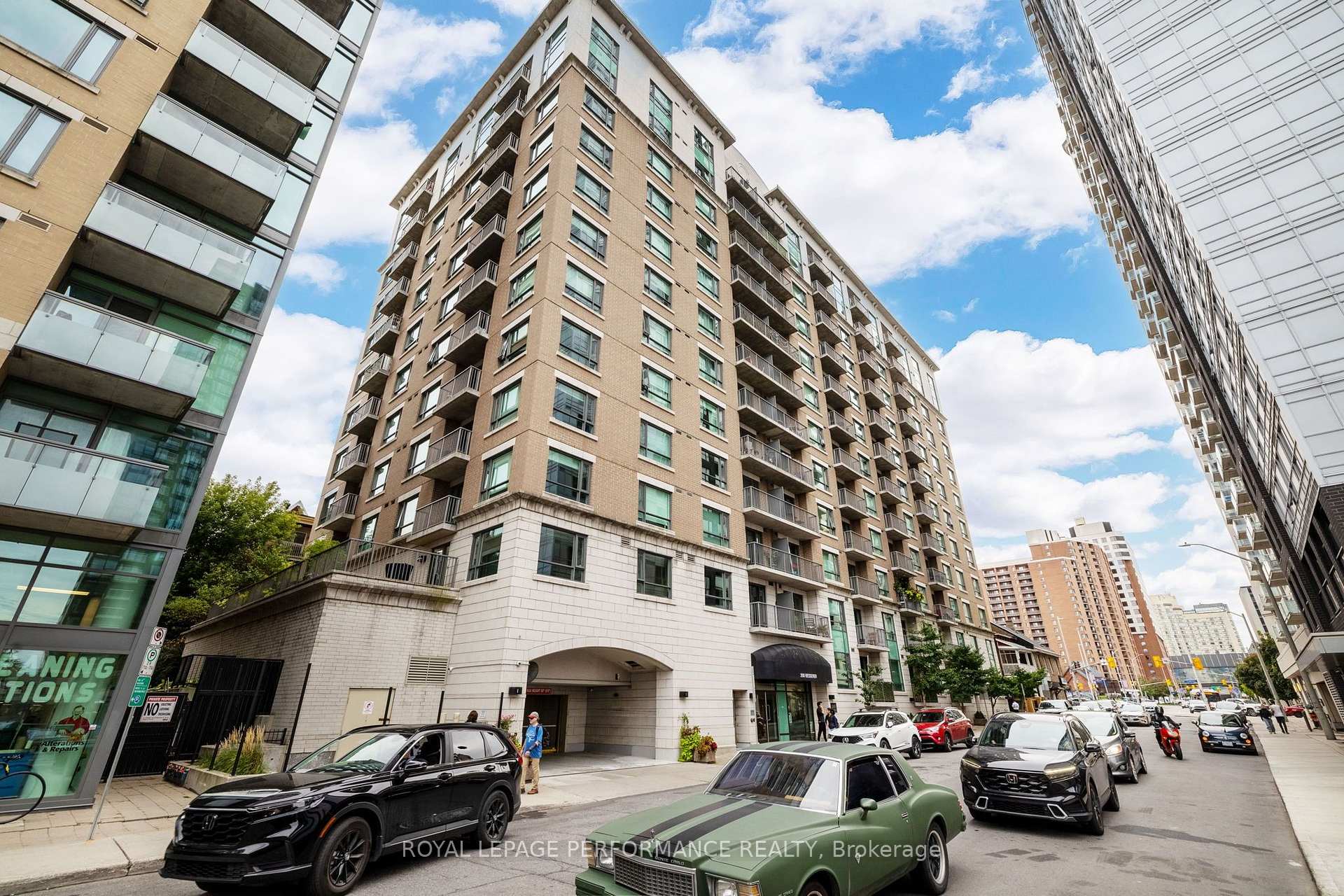 Photo 2 of Unit 604, 200 Besserer Street, Ottawa, Sandy Hill — HOMEH