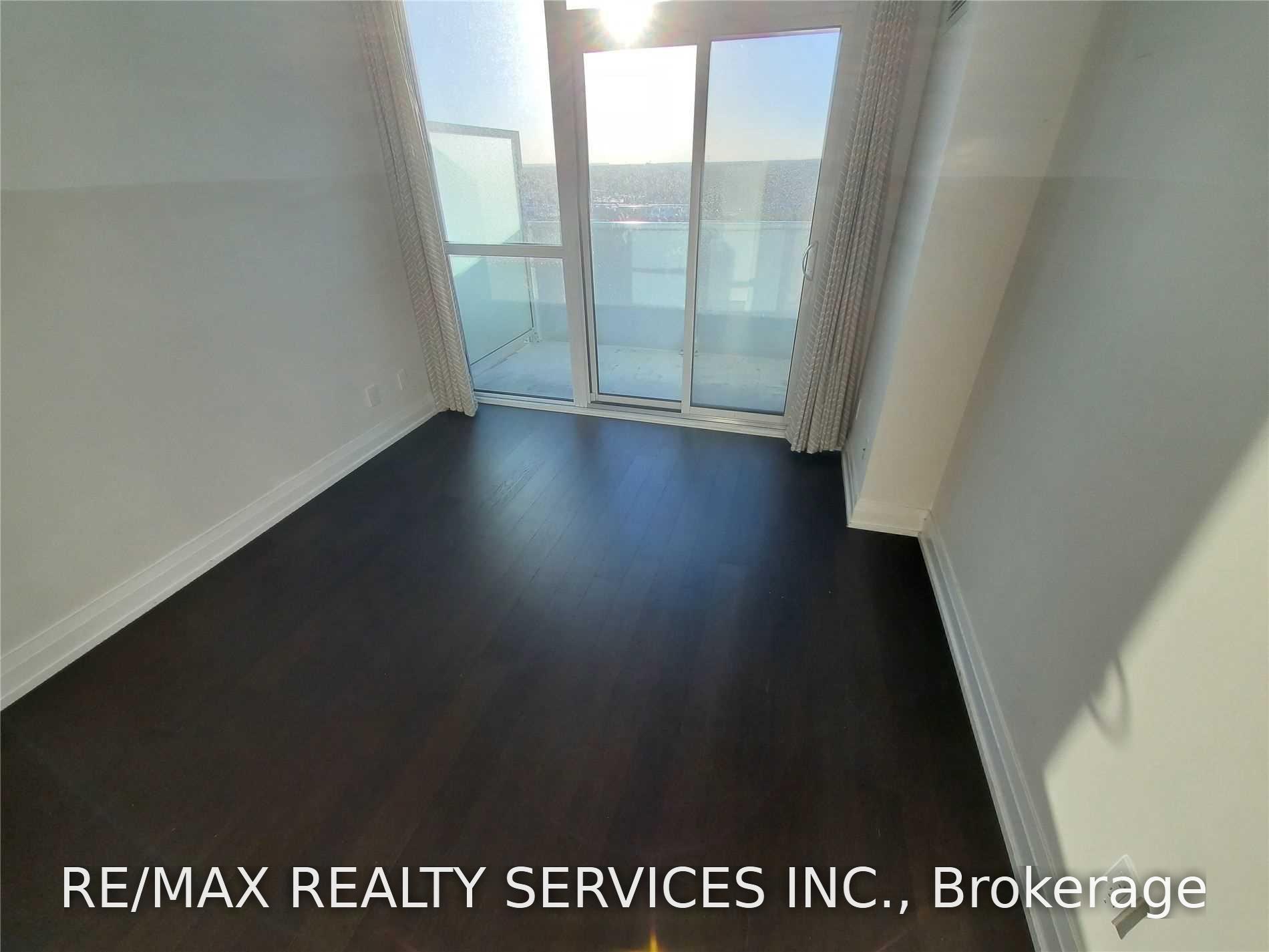 Photo 11 of Unit 1701, 65 Speers Road, Oakville, Central — HOMEH