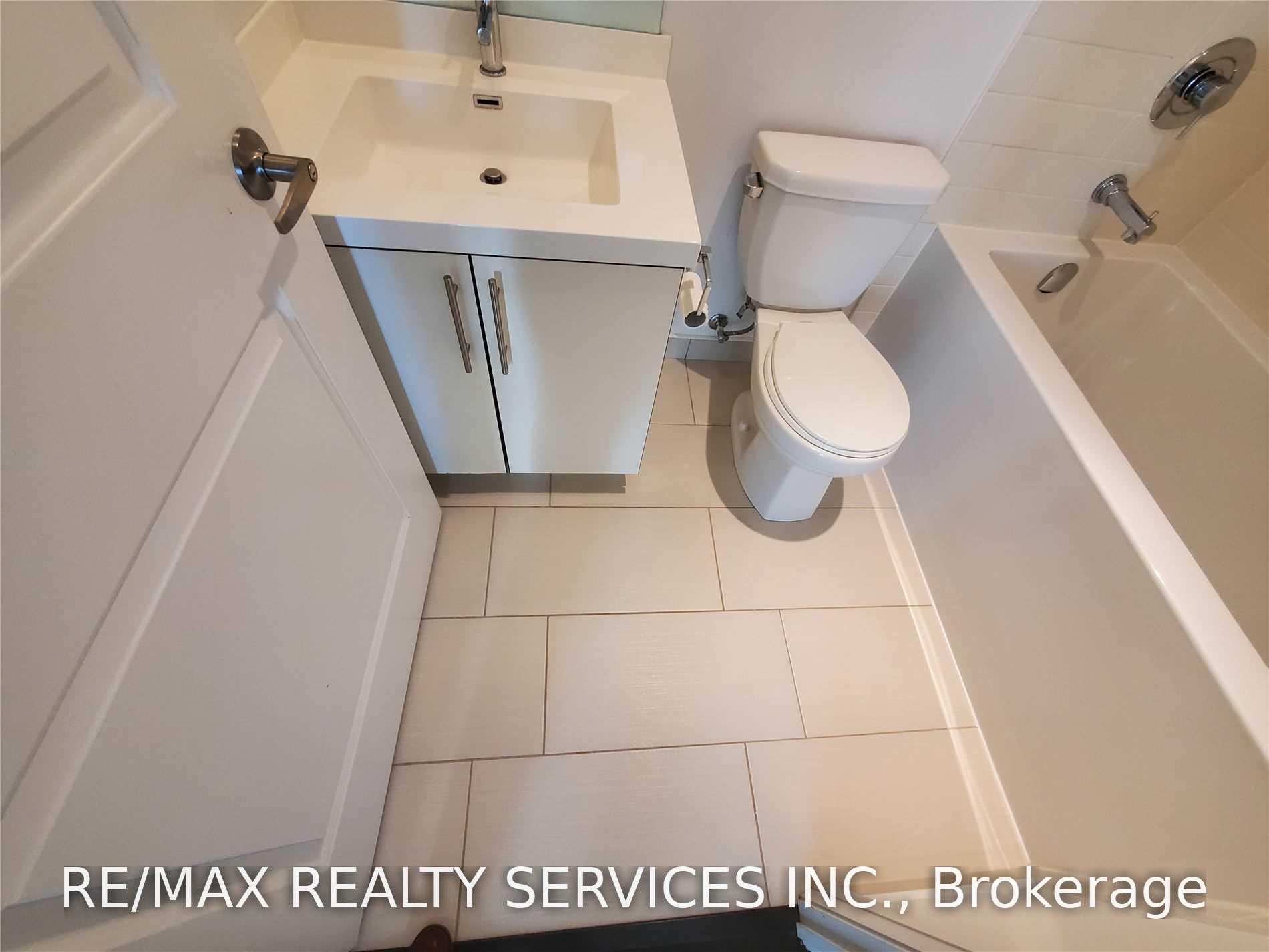 Photo 13 of Unit 1701, 65 Speers Road, Oakville, Central — HOMEH