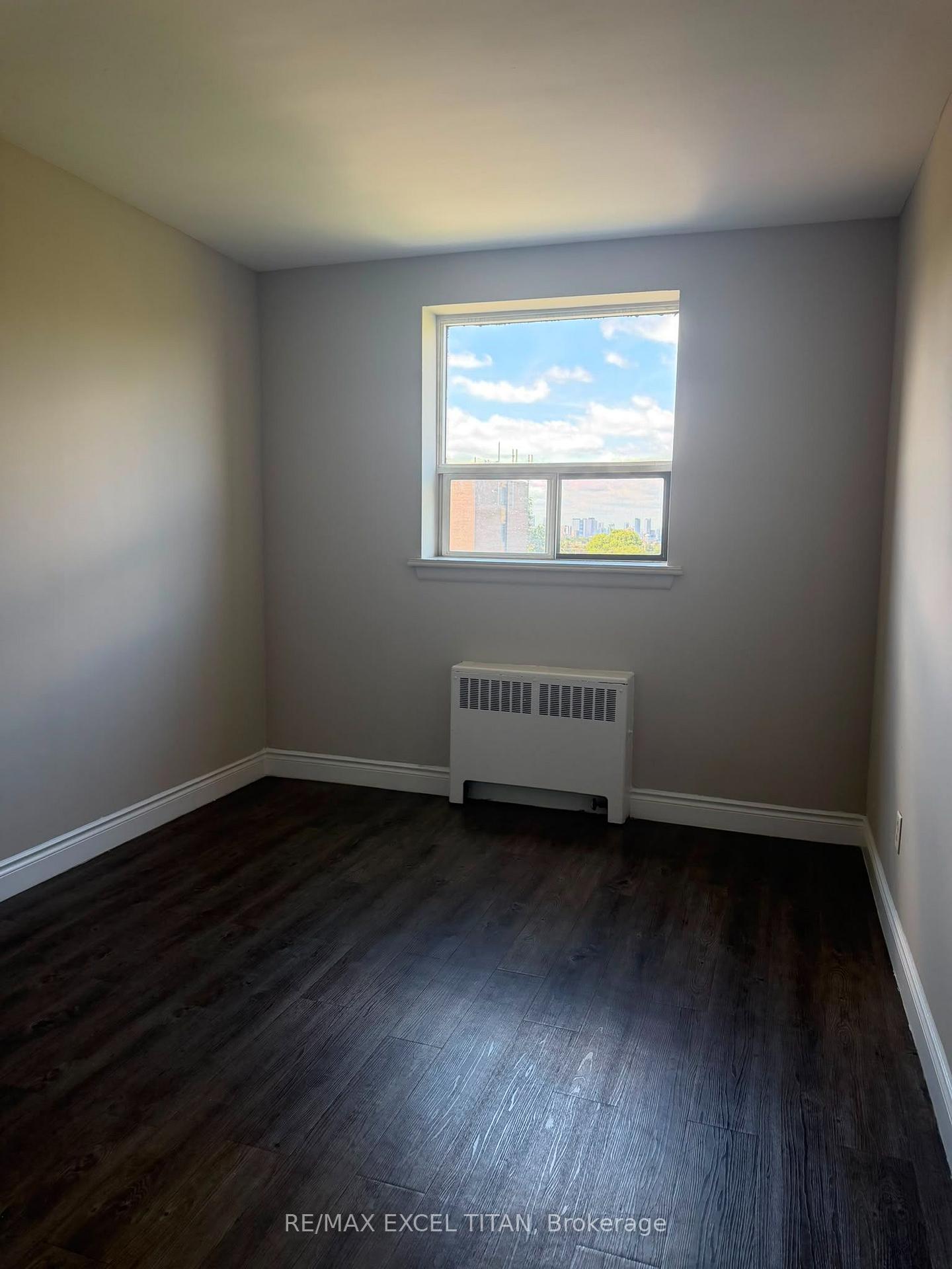 Photo 4 of Unit 639D, 468 Ottawa Street, Hamilton, Corktown — HOMEH