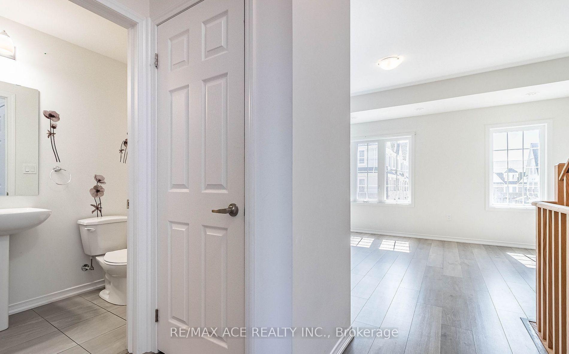 Photo 11 of Unit 109, 2560 Barbarolli Path, Oshawa, Windfields — HOMEH