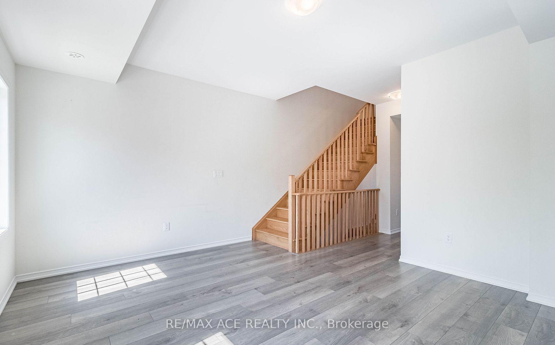 Photo 14 of Unit 109, 2560 Barbarolli Path, Oshawa, Windfields — HOMEH