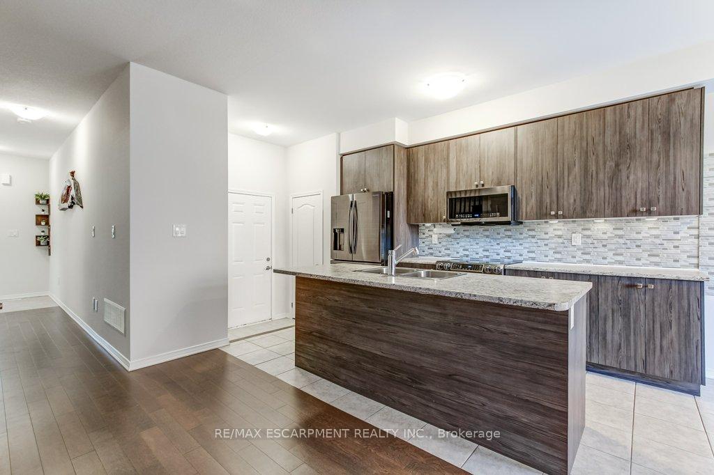 Photo 10 of 80 Oaktree Drive, Haldimand — HOMEH