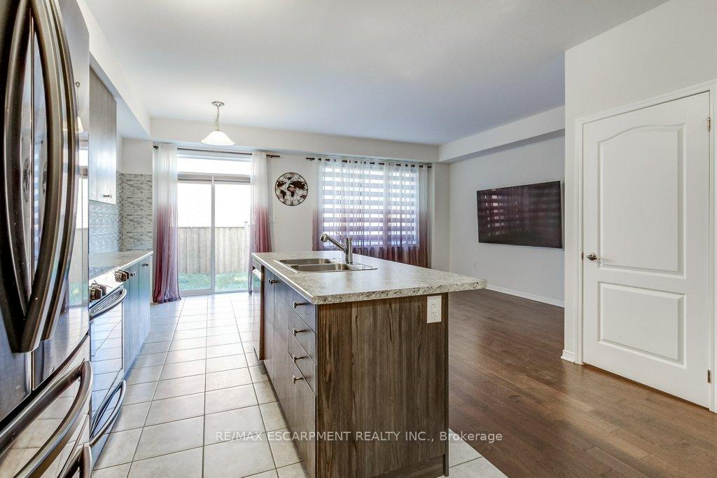 Photo 12 of 80 Oaktree Drive, Haldimand — HOMEH