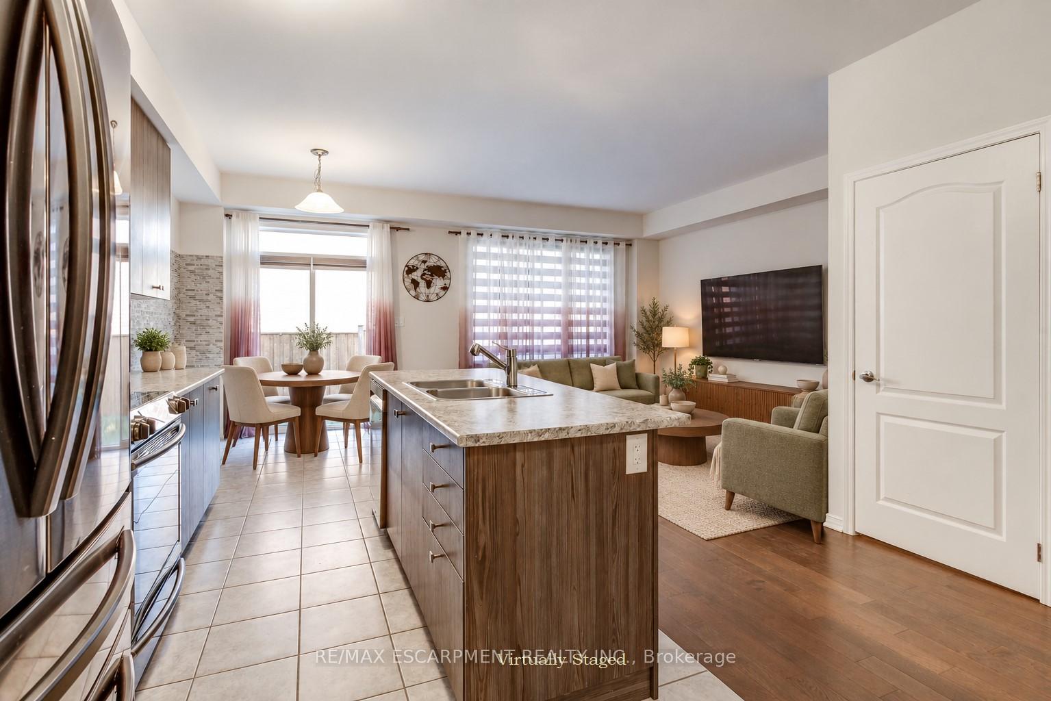 Photo 13 of 80 Oaktree Drive, Haldimand — HOMEH