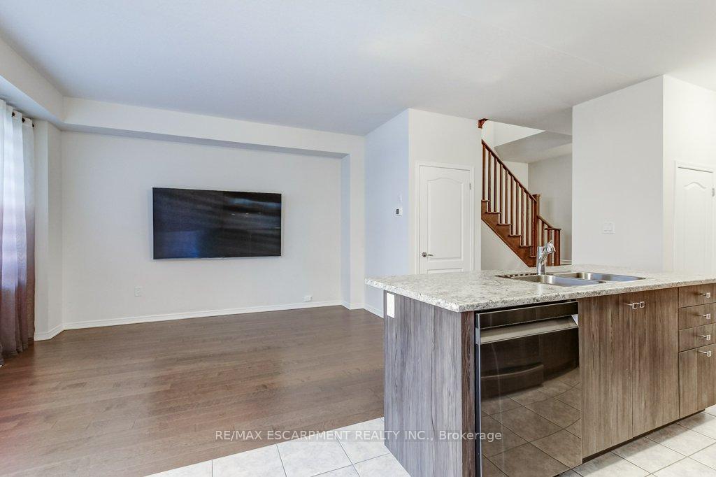 Photo 16 of 80 Oaktree Drive, Haldimand — HOMEH