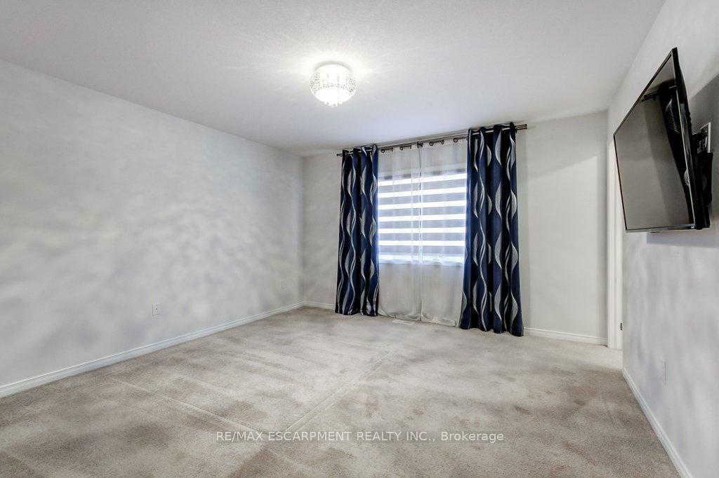 Photo 24 of 80 Oaktree Drive, Haldimand — HOMEH
