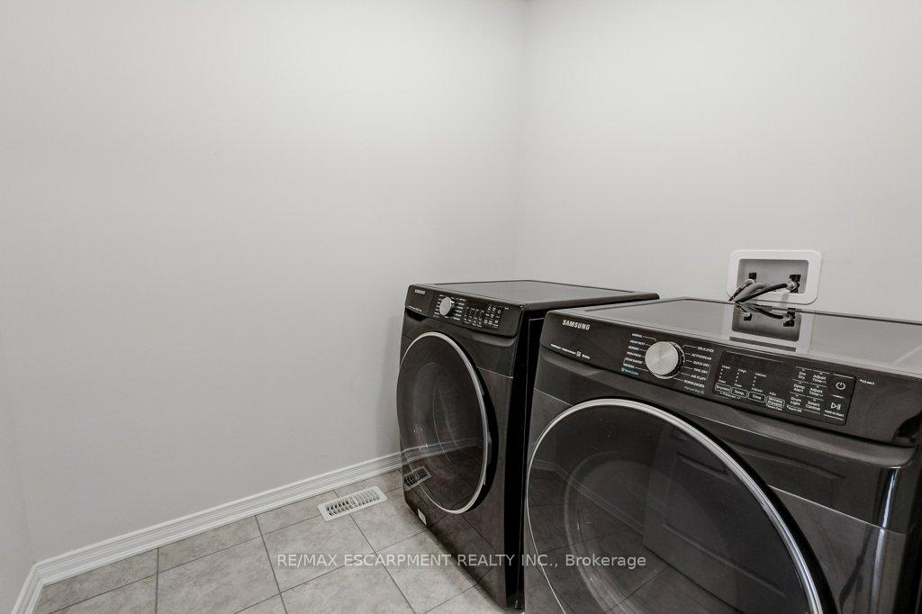 Photo 40 of 80 Oaktree Drive, Haldimand — HOMEH