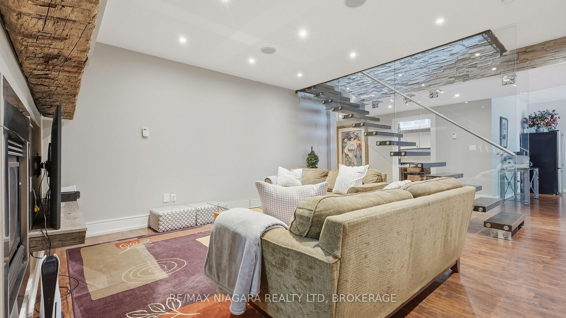 Photo 18 of 3525 Cardinal Drive, Niagara Falls, Mt. Carmel — HOMEH