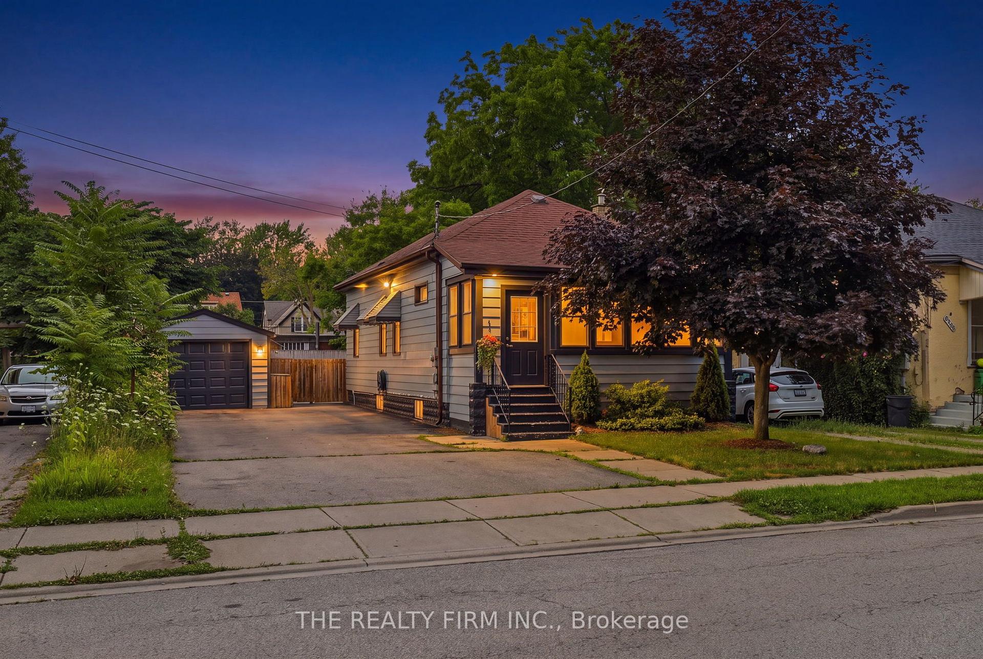 Photo of 946 Lorne Avenue