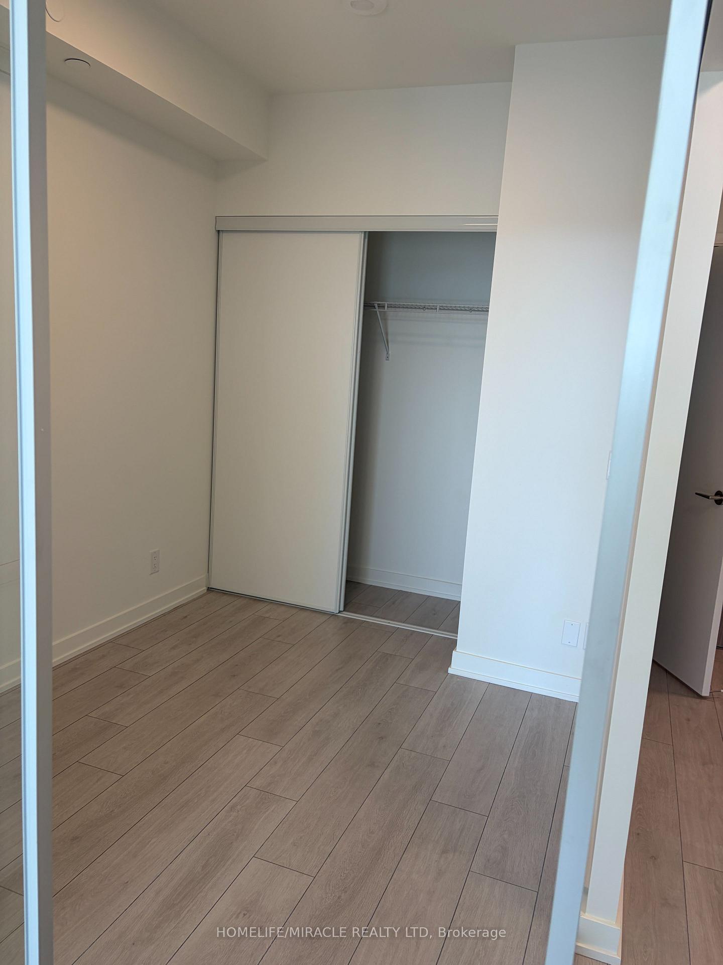 Photo 4 of Unit 523, 1381 Lakeshore Road E, Mississauga, Lakeview — HOMEH