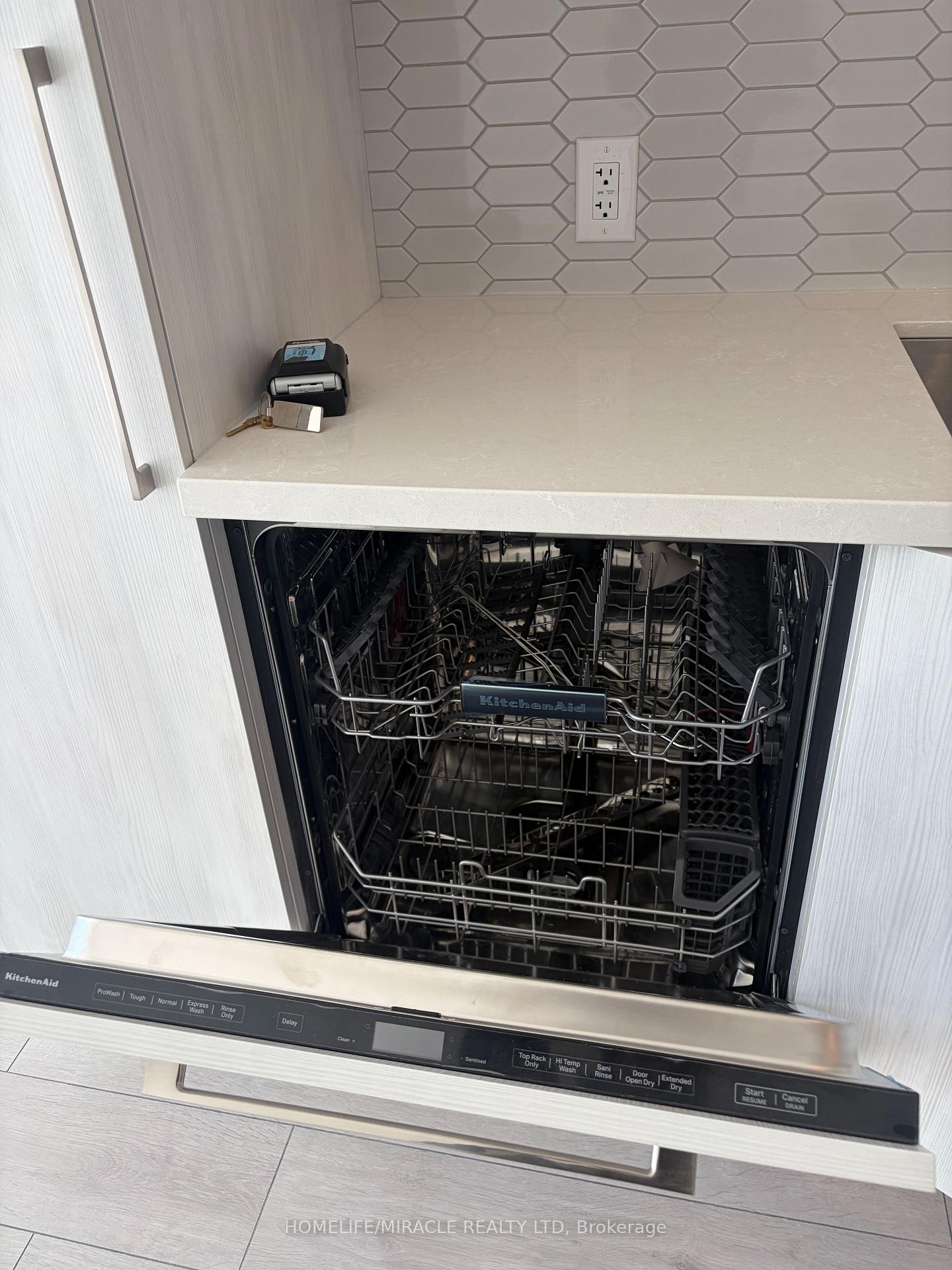 Photo 19 of Unit 523, 1381 Lakeshore Road E, Mississauga, Lakeview — HOMEH