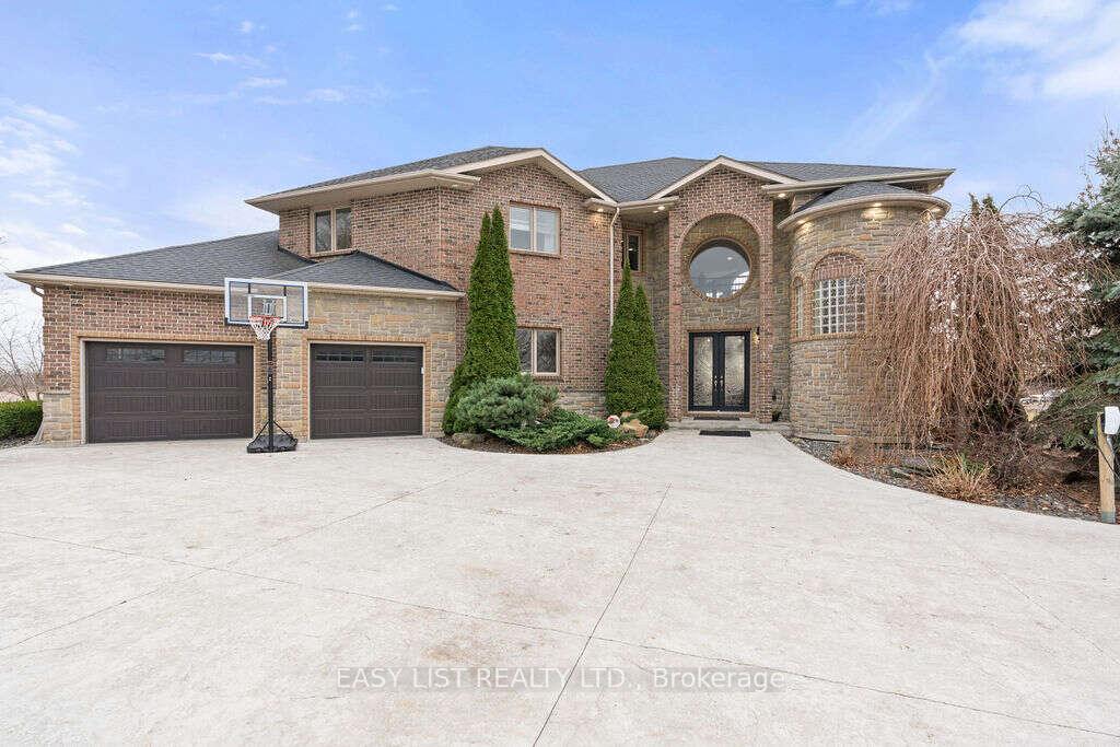 Photo 2 of 115 Road 4 E, Kingsville — HOMEH
