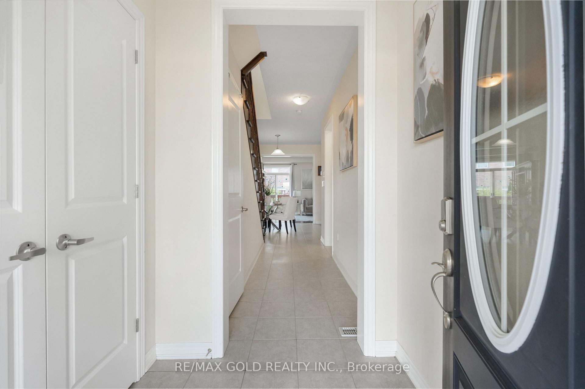 Photo 4 of 15 Antibes Drive, Brampton, Credit Valley — HOMEH