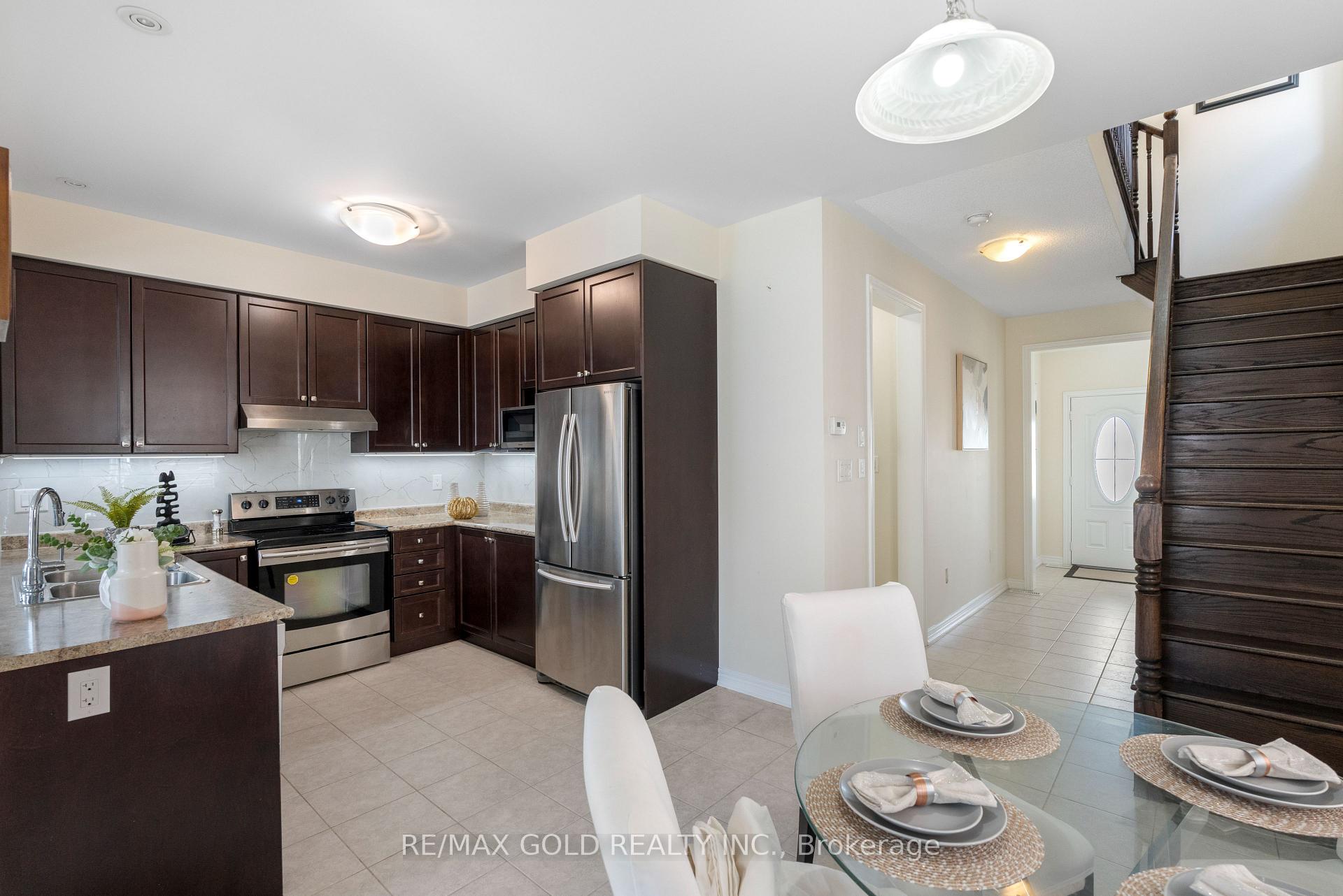 Photo 9 of 15 Antibes Drive, Brampton, Credit Valley — HOMEH