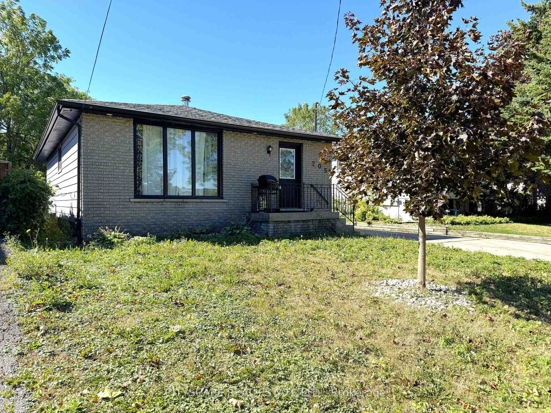 Photo 3 of 205 Bonaventure Drive, Hamilton, Gilbert — HOMEH