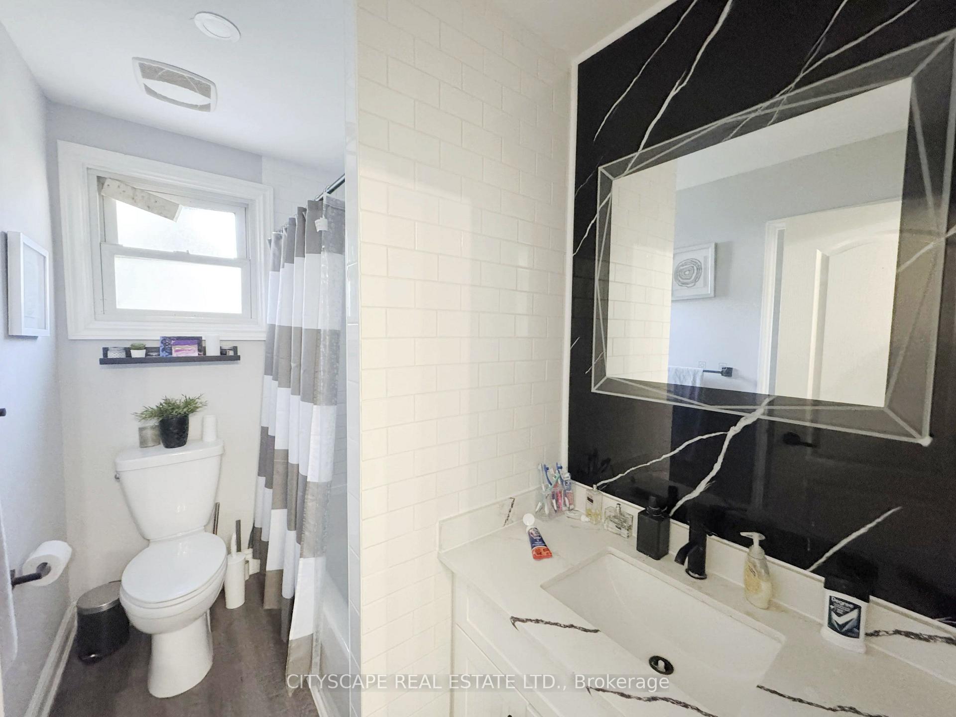 Photo 8 of 205 Bonaventure Drive, Hamilton, Gilbert — HOMEH