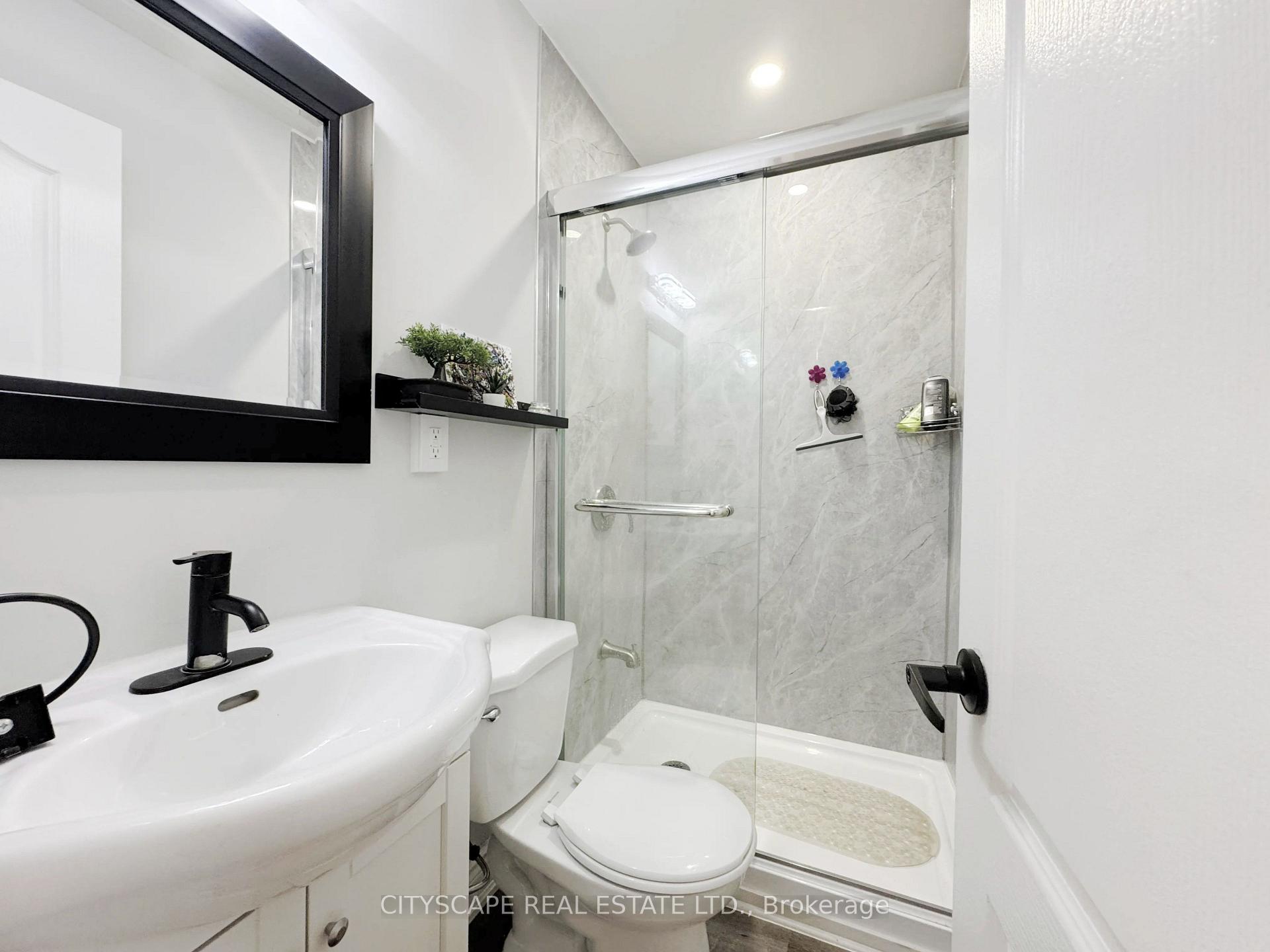 Photo 9 of 205 Bonaventure Drive, Hamilton, Gilbert — HOMEH