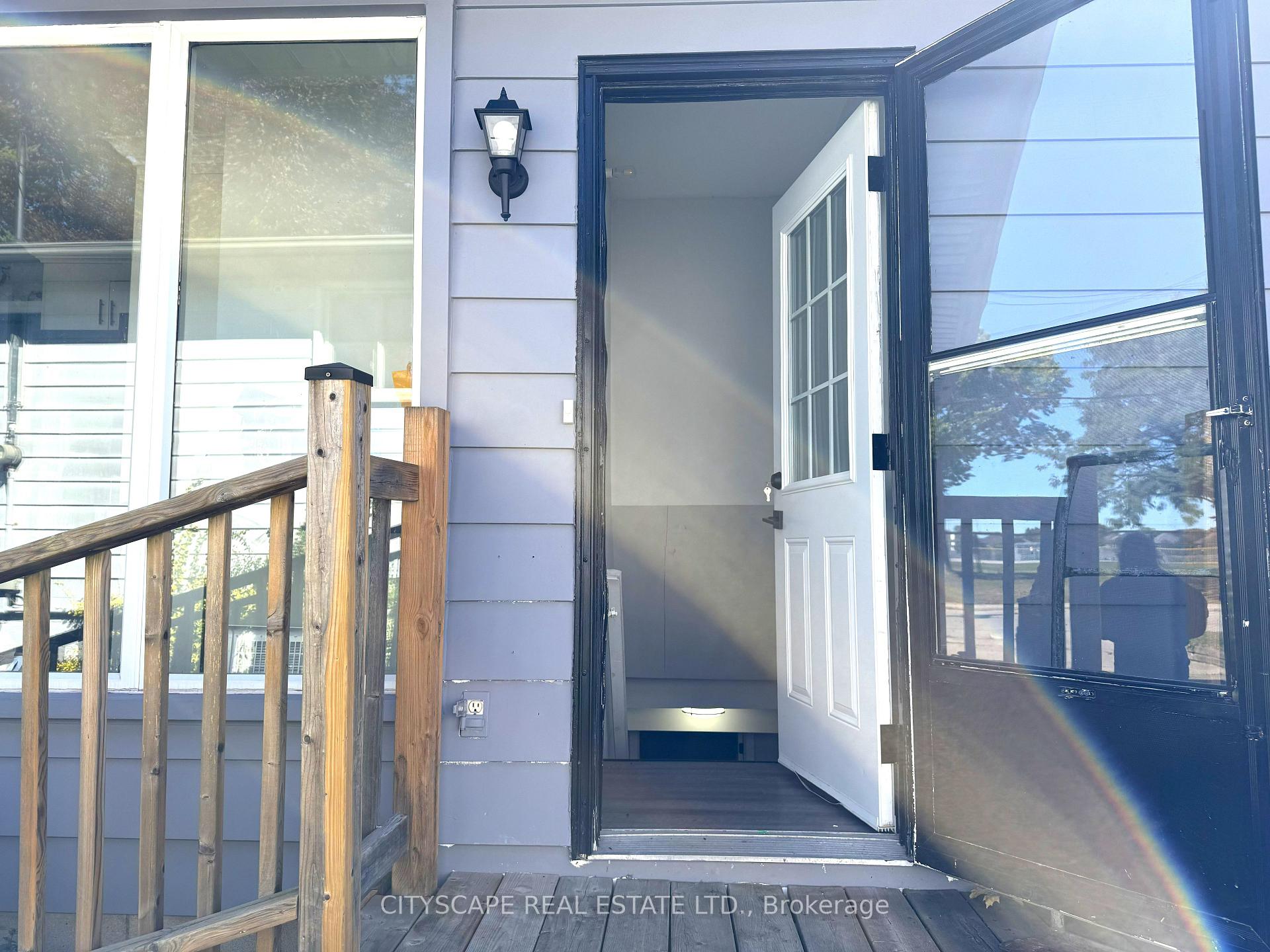 Photo 11 of 205 Bonaventure Drive, Hamilton, Gilbert — HOMEH