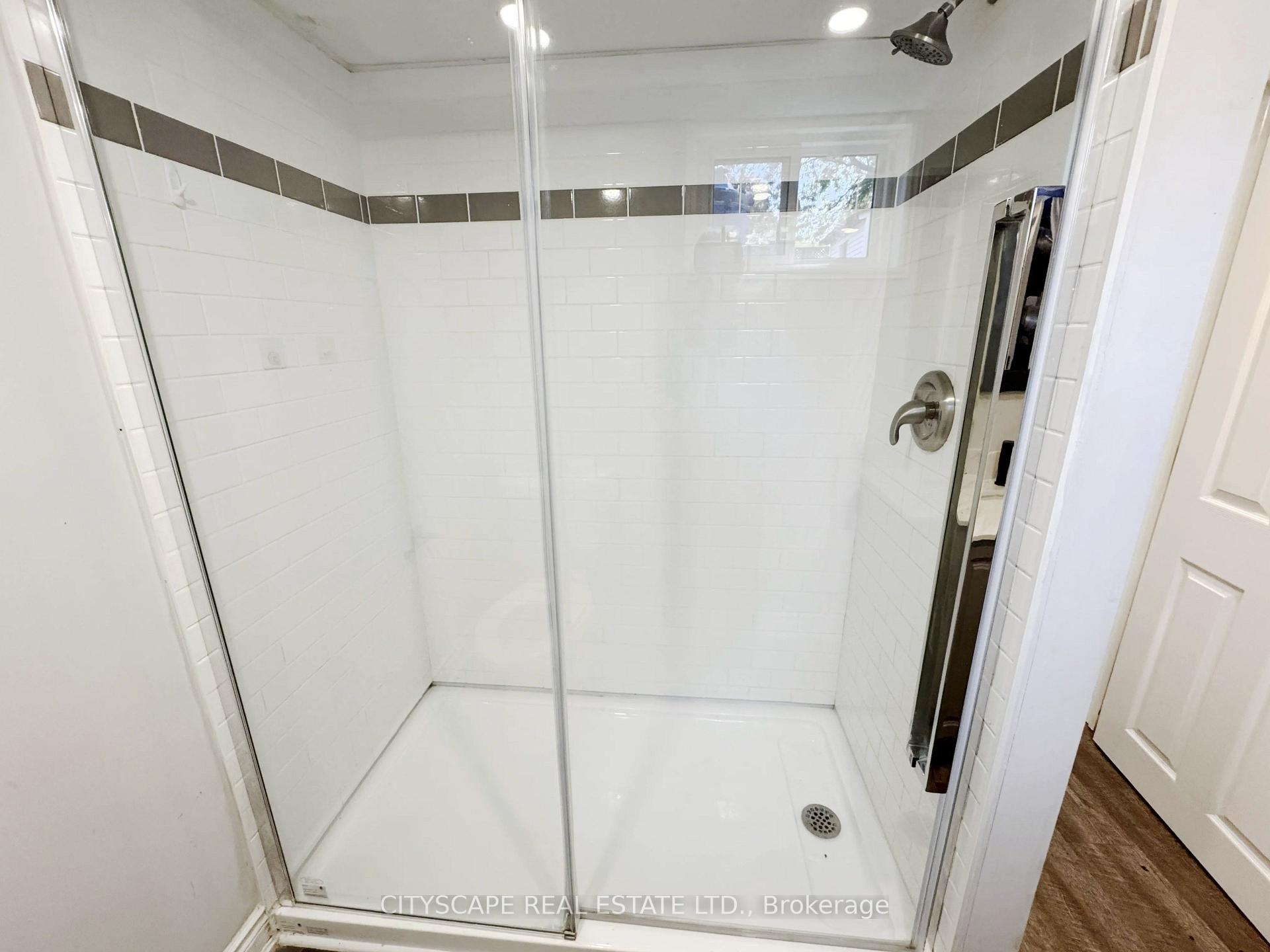 Photo 26 of 205 Bonaventure Drive, Hamilton, Gilbert — HOMEH