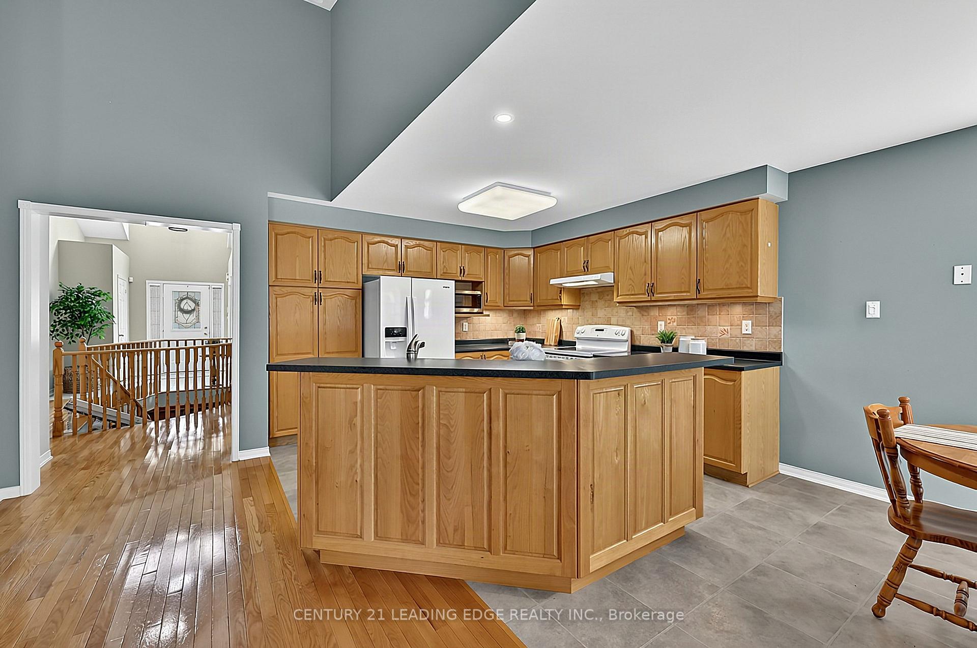 Photo 21 of 14 Watford Street, Whitby, Brooklin — HOMEH