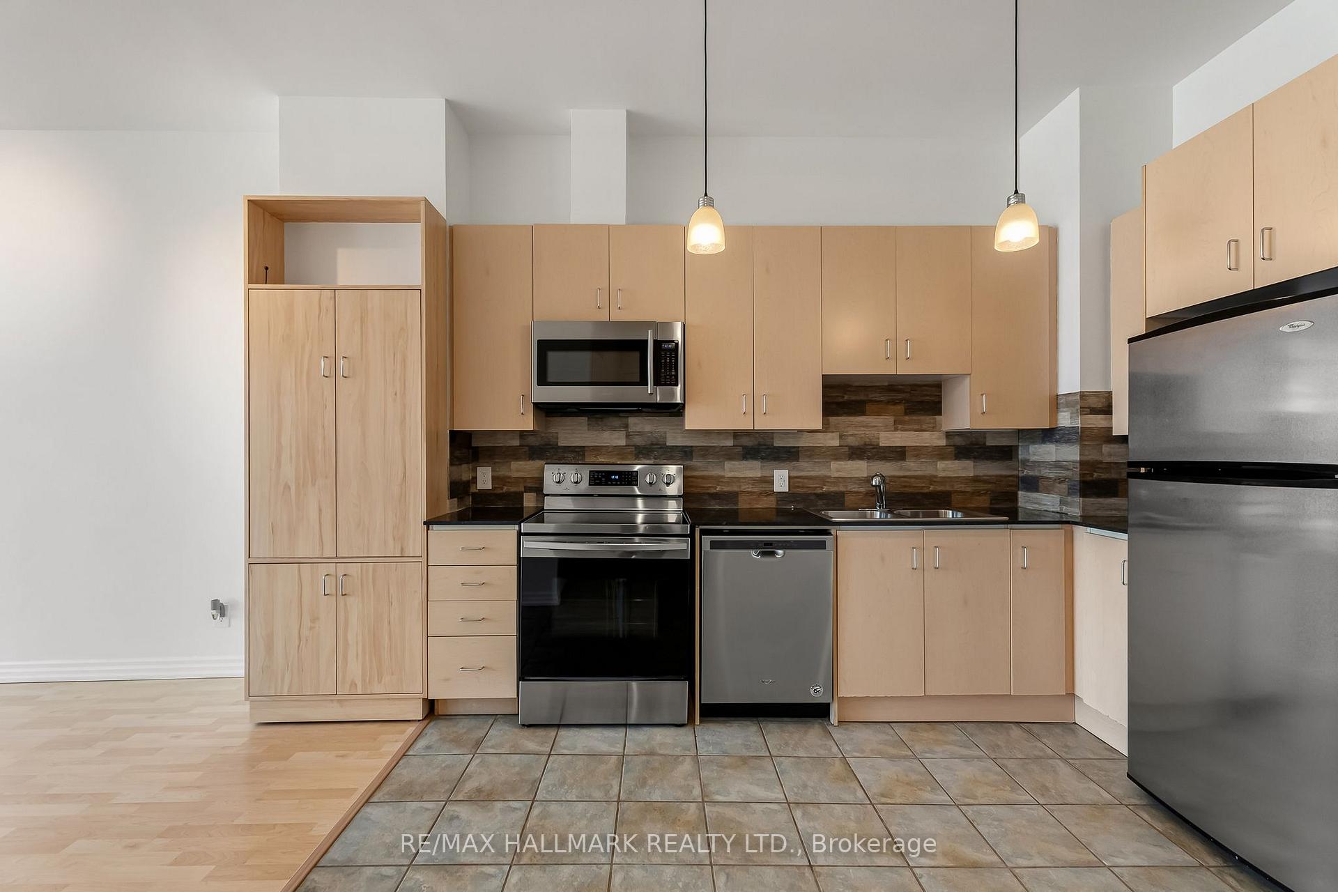 Photo 4 of Unit 606, 797 Don Mills Road, Toronto, Flemingdon Park — HOMEH