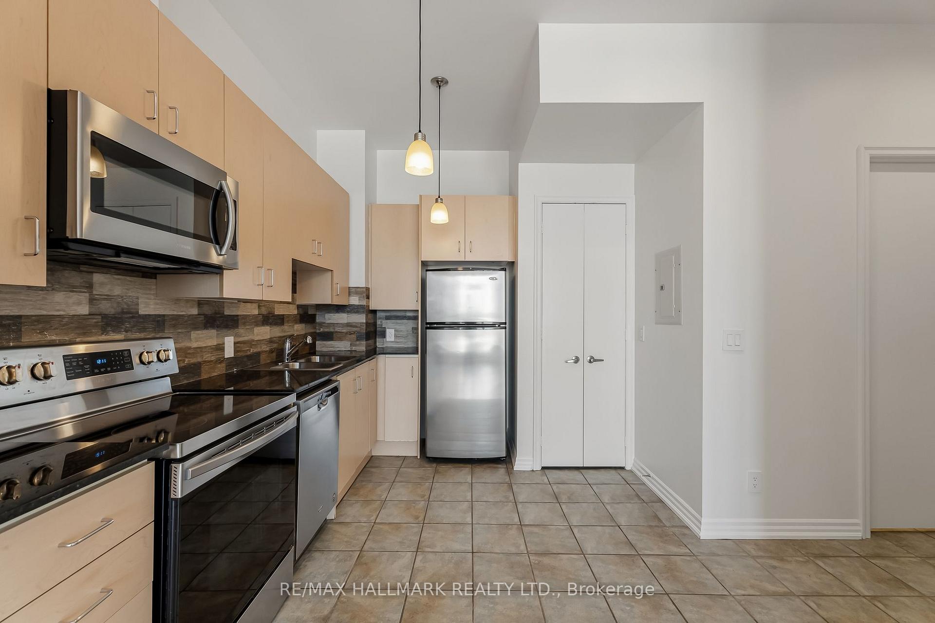 Photo 7 of Unit 606, 797 Don Mills Road, Toronto, Flemingdon Park — HOMEH