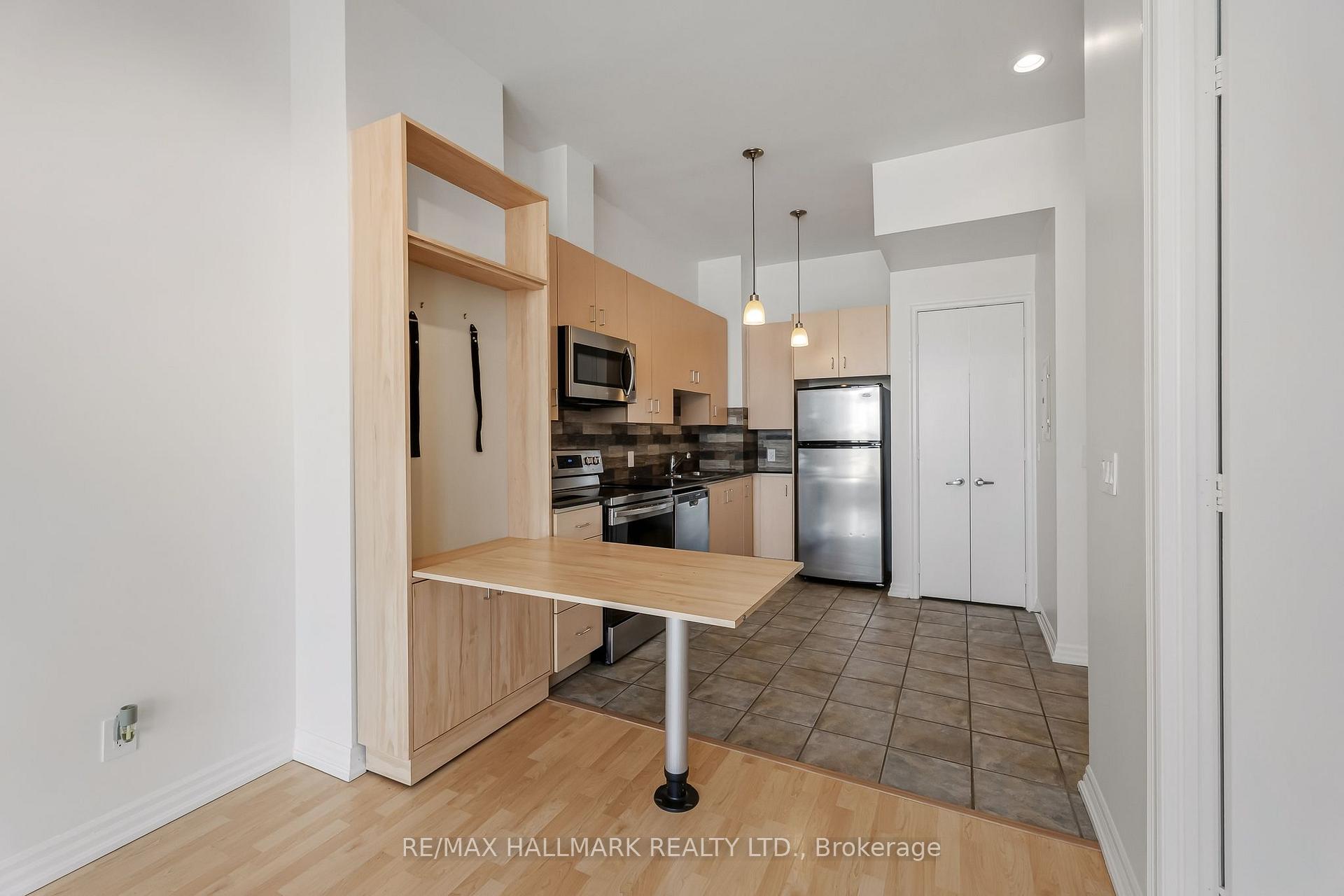 Photo 8 of Unit 606, 797 Don Mills Road, Toronto, Flemingdon Park — HOMEH