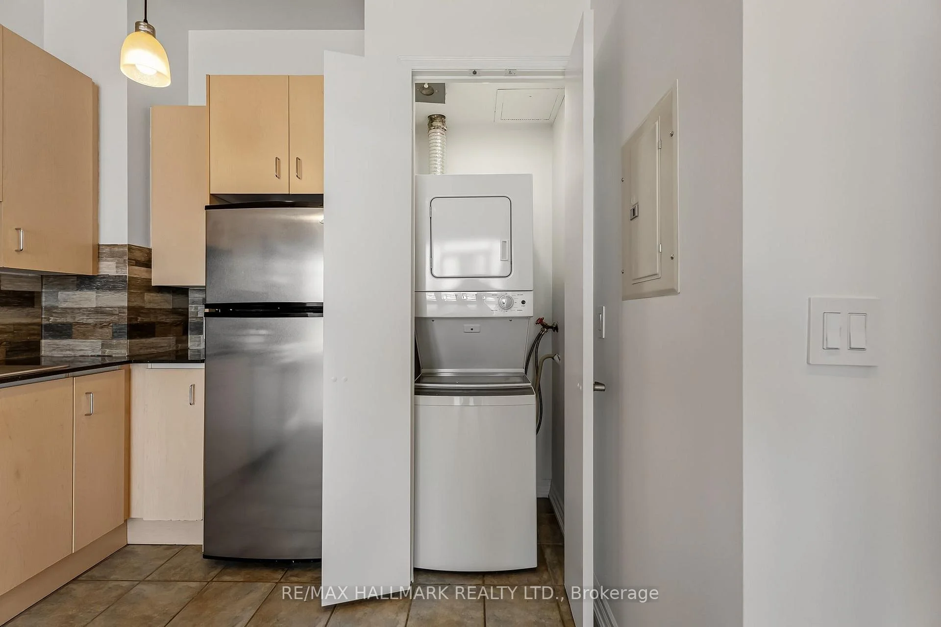 Photo 9 of Unit 606, 797 Don Mills Road, Toronto, Flemingdon Park — HOMEH