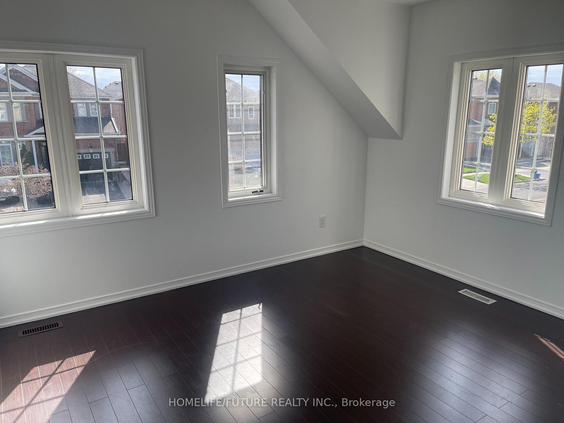 Photo 7 of 66 Alfred Paterson Drive, Markham, Greensborough — HOMEH