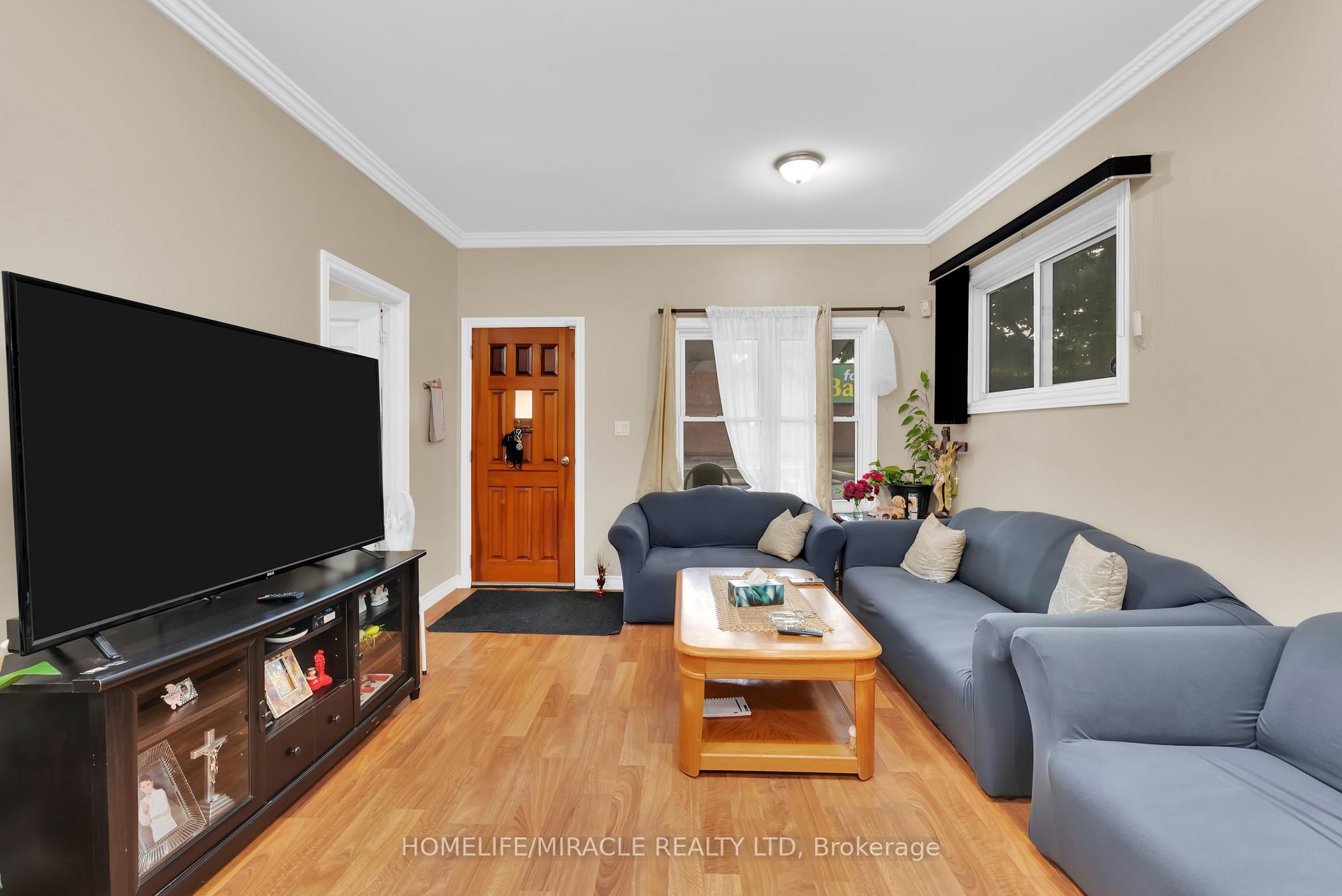 Photo 5 of 908 Windsor Avenue, Windsor, Downtown Windsor — HOMEH