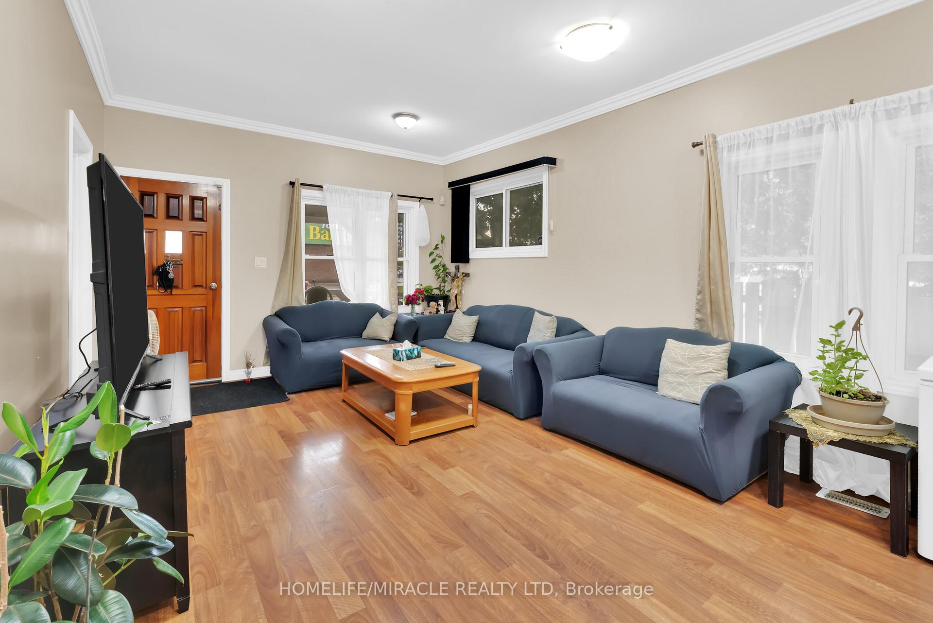 Photo 6 of 908 Windsor Avenue, Windsor, Downtown Windsor — HOMEH