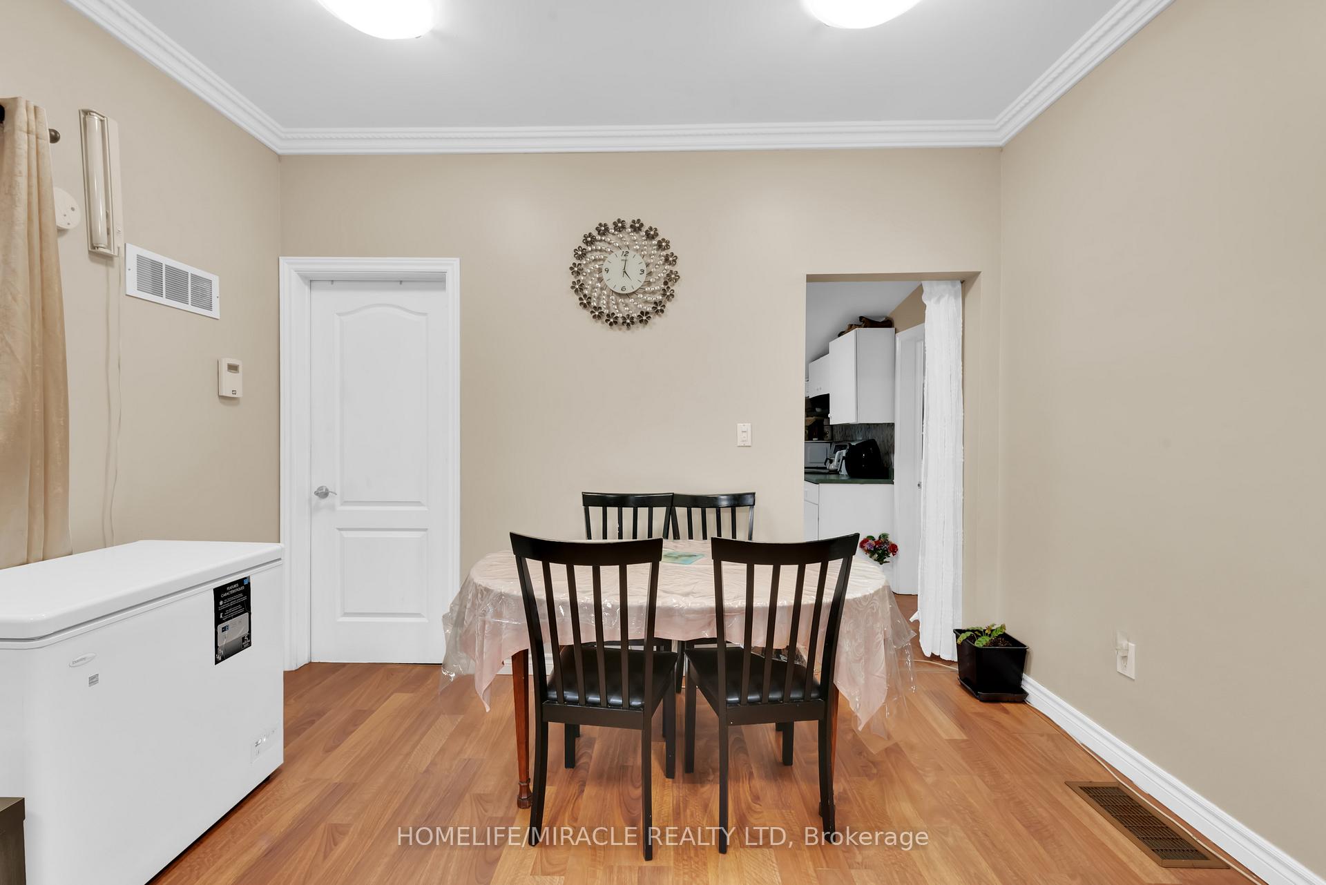 Photo 8 of 908 Windsor Avenue, Windsor, Downtown Windsor — HOMEH