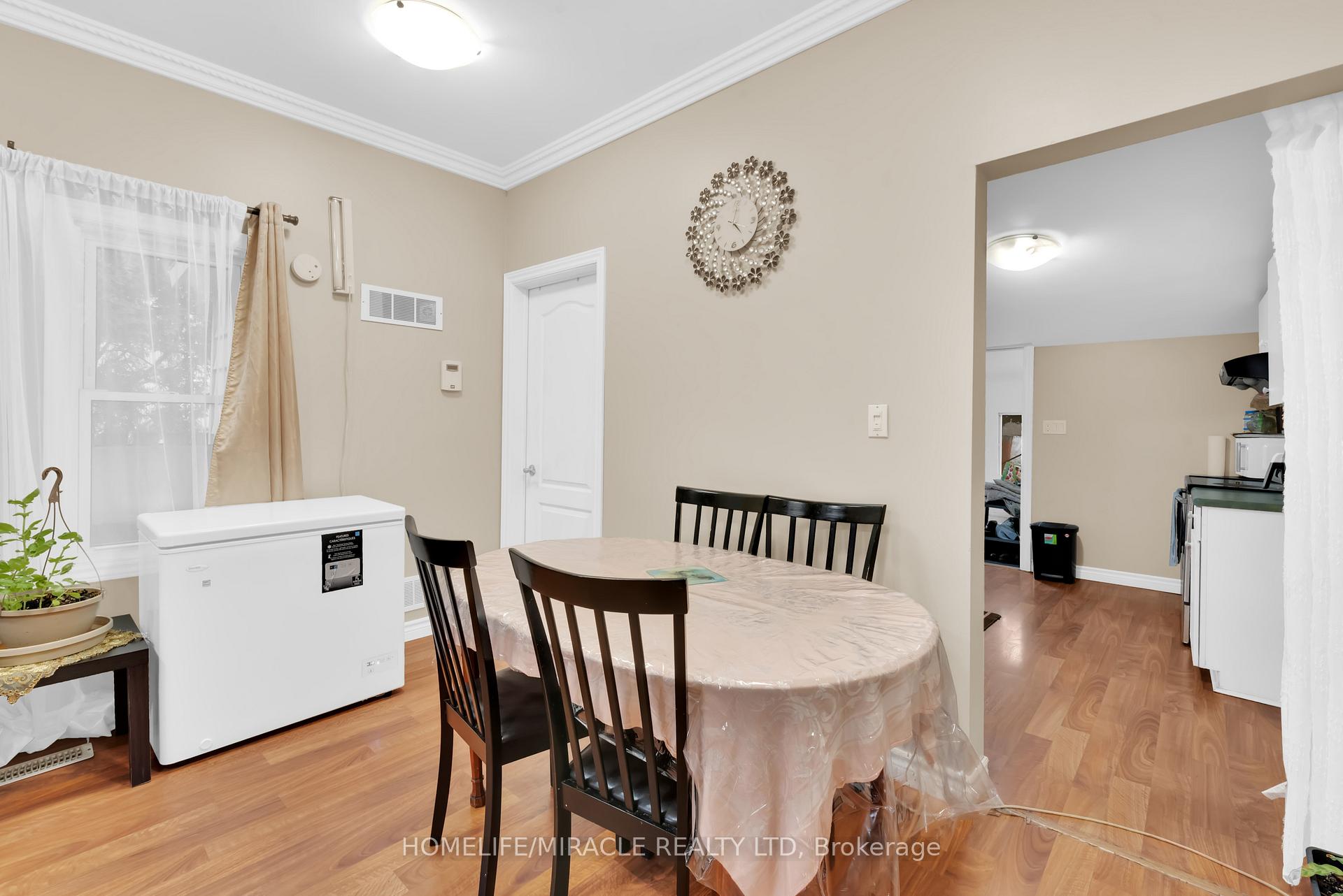 Photo 9 of 908 Windsor Avenue, Windsor, Downtown Windsor — HOMEH