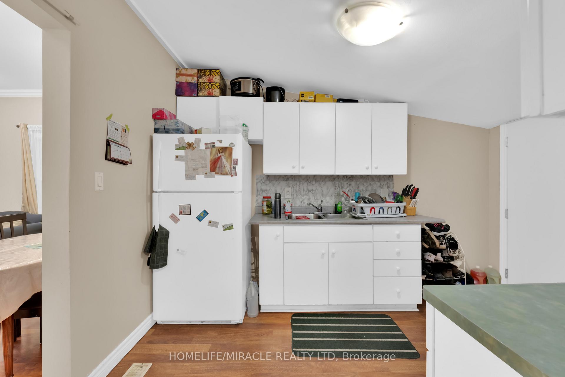 Photo 13 of 908 Windsor Avenue, Windsor, Downtown Windsor — HOMEH
