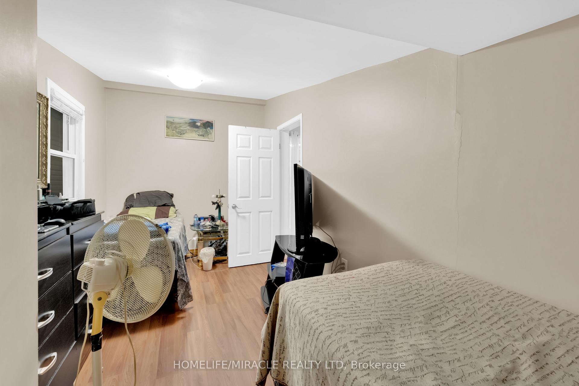 Photo 20 of 908 Windsor Avenue, Windsor, Downtown Windsor — HOMEH