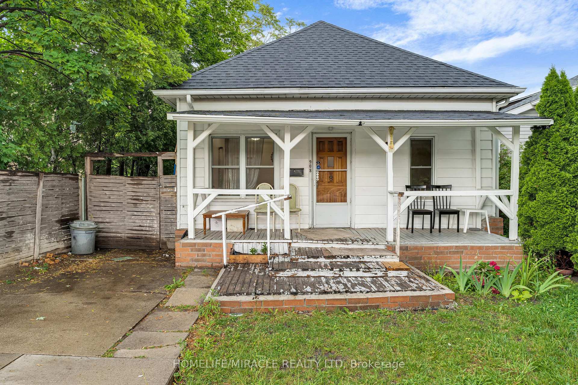 Photo of 908 Windsor Avenue