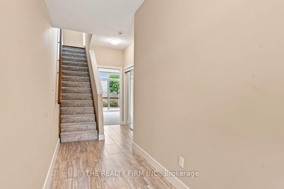 Photo 3 of 2140 Meadowgate Boulevard, London, South U — HOMEH