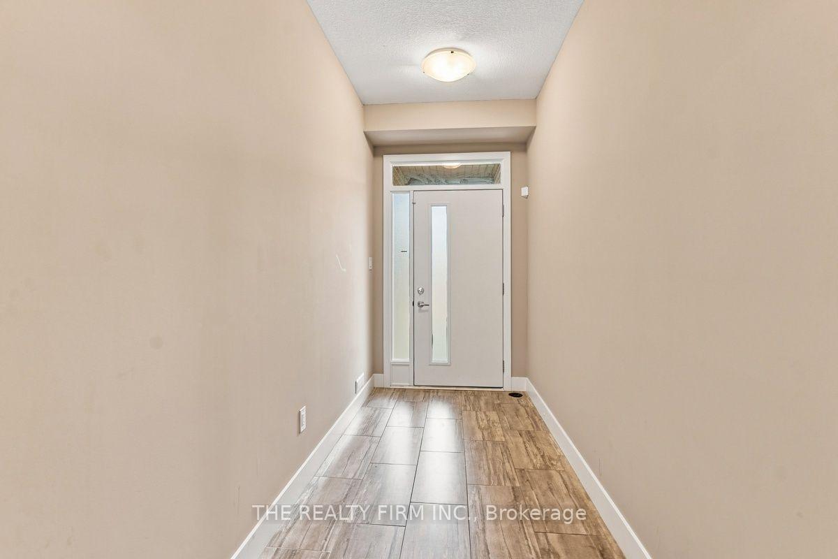 Photo 4 of 2140 Meadowgate Boulevard, London, South U — HOMEH
