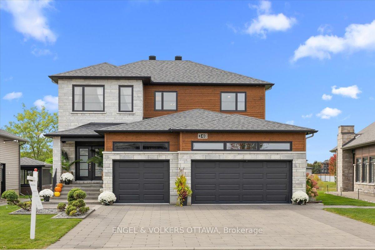 Photo of 348 St-Tropez Street