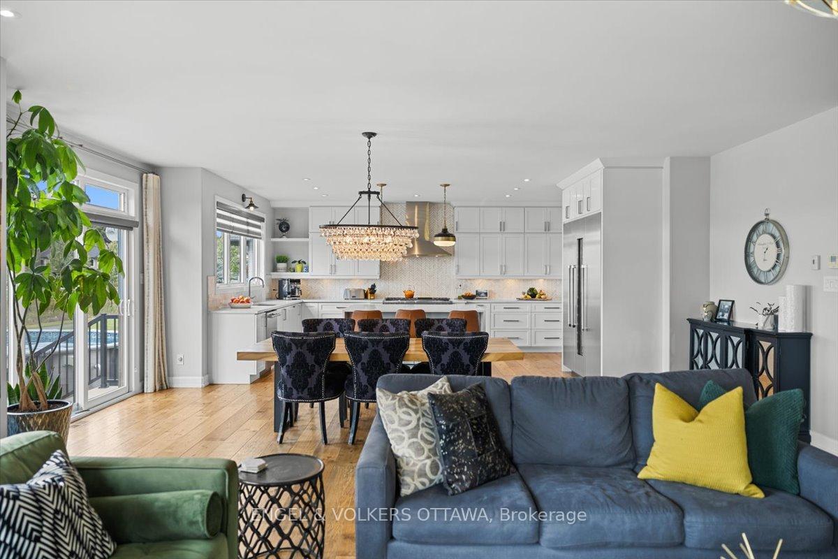 Photo 19 of 348 St-Tropez Street, Russell, Embrun — HOMEH