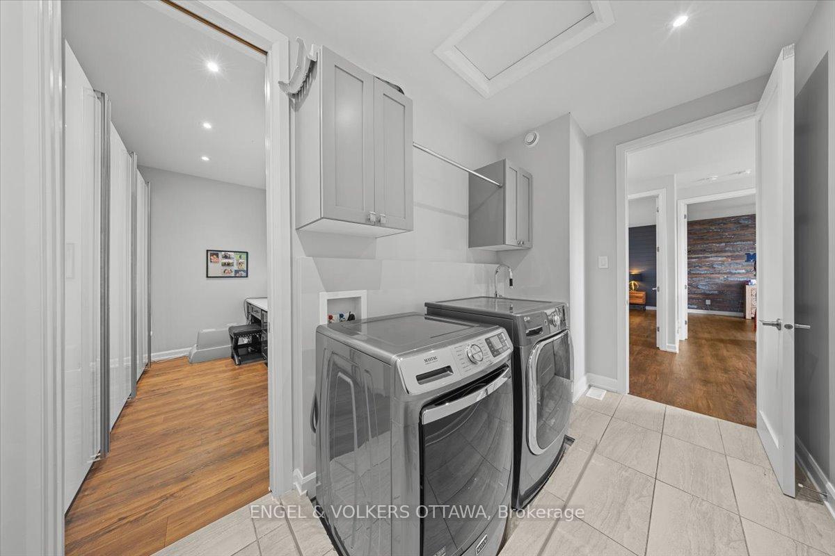 Photo 30 of 348 St-Tropez Street, Russell, Embrun — HOMEH