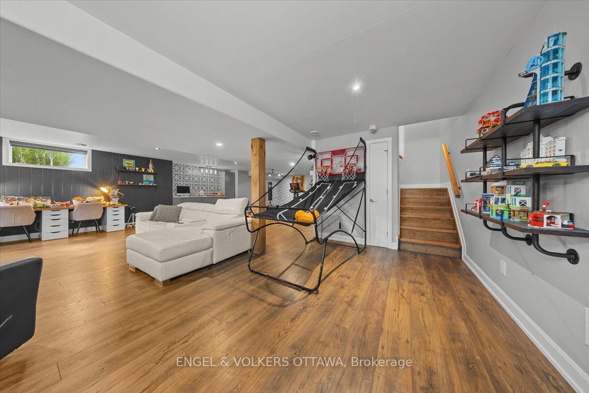 Photo 36 of 348 St-Tropez Street, Russell, Embrun — HOMEH