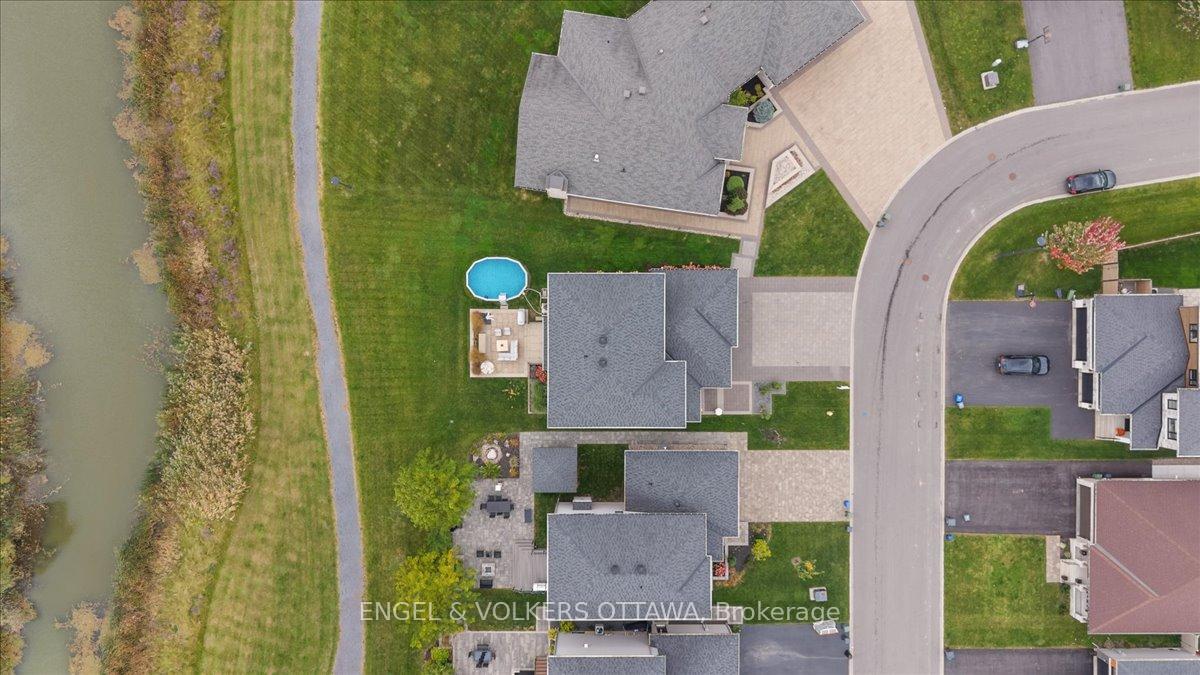 Photo 41 of 348 St-Tropez Street, Russell, Embrun — HOMEH