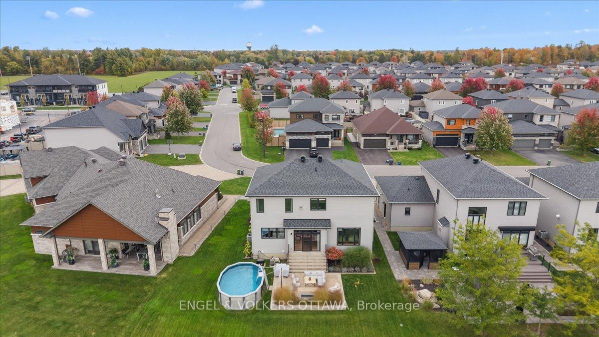 Photo 43 of 348 St-Tropez Street, Russell, Embrun — HOMEH