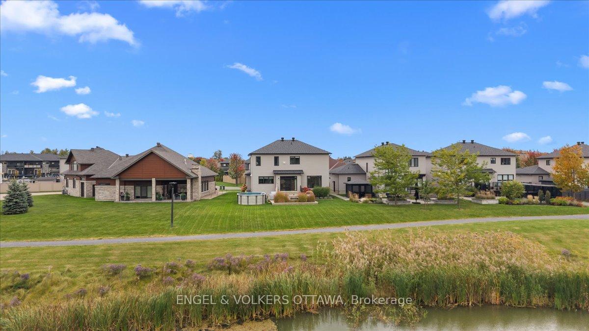 Photo 46 of 348 St-Tropez Street, Russell, Embrun — HOMEH