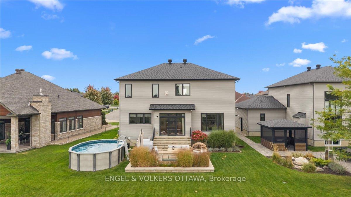 Photo 47 of 348 St-Tropez Street, Russell, Embrun — HOMEH