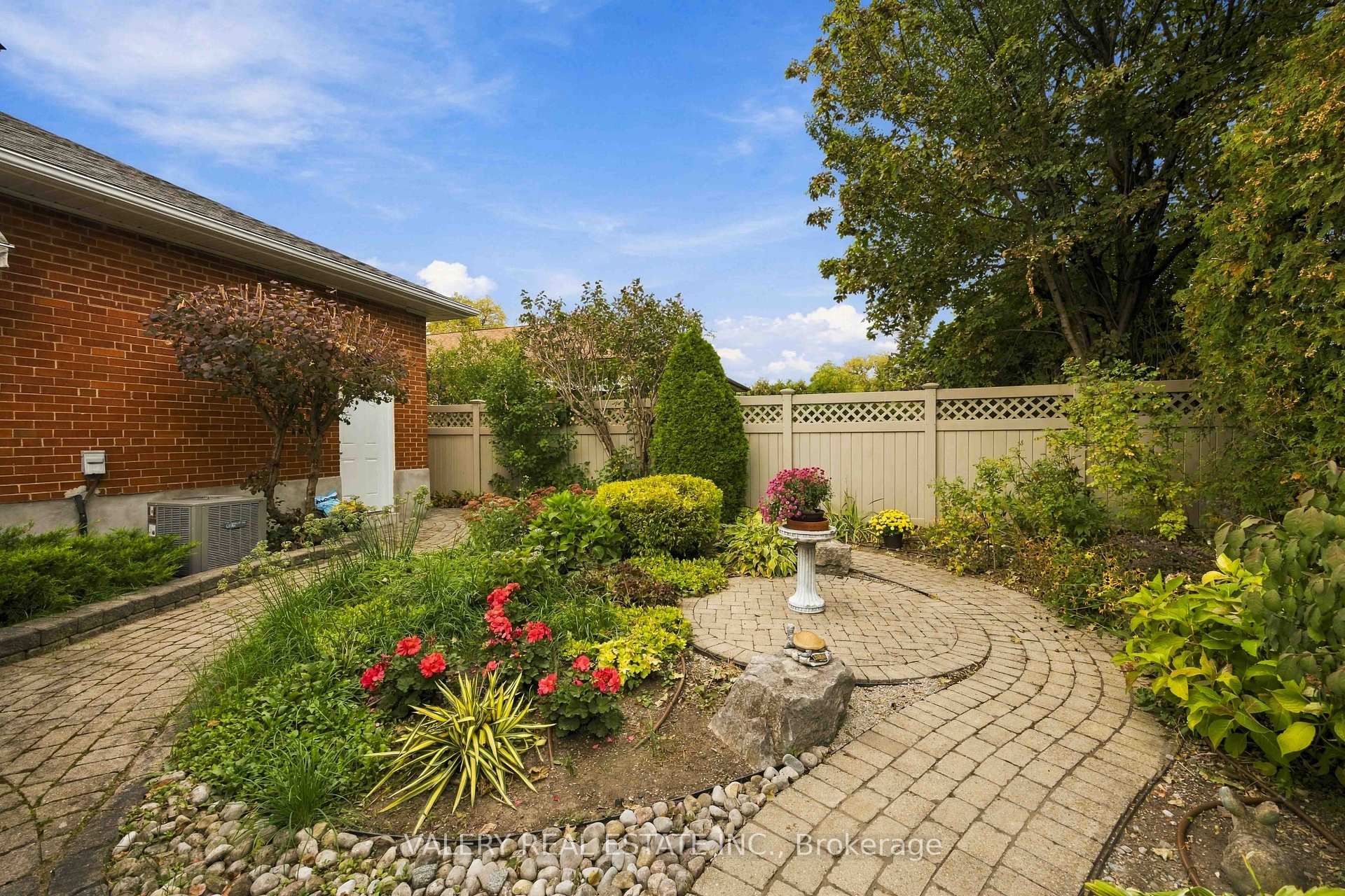 Photo 27 of 305 Renforth Drive, Etobicoke, Etobicoke West Mall — HOMEH