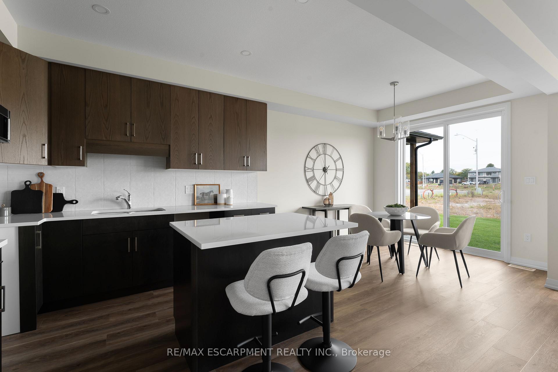 Photo 8 of 957 Clare Avenue, Welland, N. Welland — HOMEH